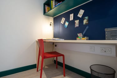 Gold En Suite - Image 1